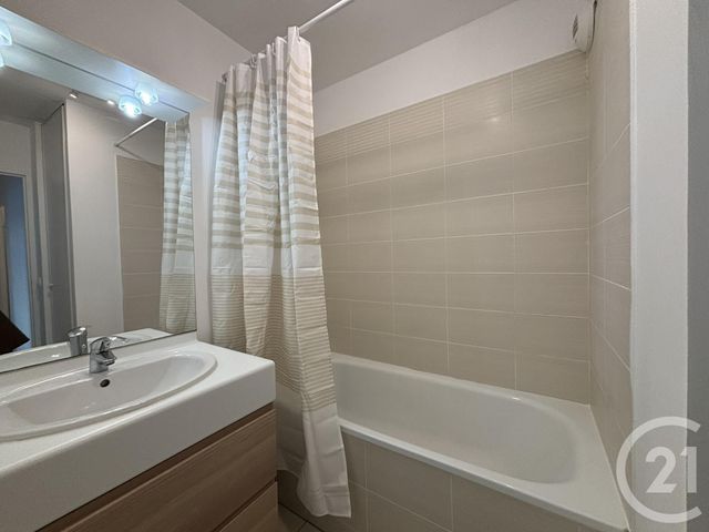 Appartement F3 &agrave; louer - 3 pi&egrave;ces - 64,23 m2 - Chartres - 28 - CENTRE