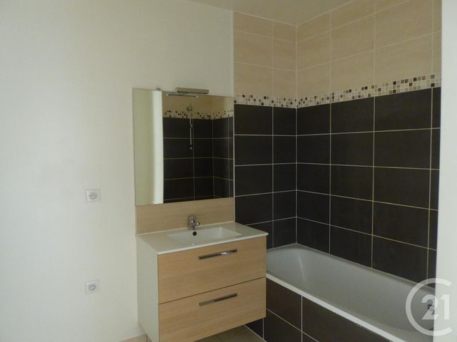 Appartement F3 &agrave; louer - 3 pi&egrave;ces - 62,86 m2 - Chartres - 28 - CENTRE