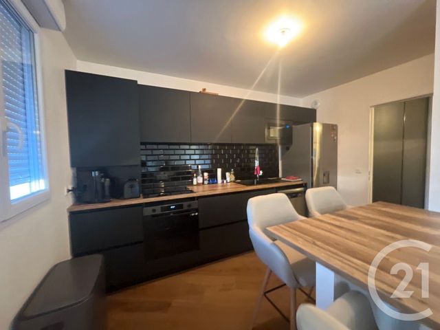 Appartement F3 &agrave; louer - 3 pi&egrave;ces - 78,52 m2 - Luisant - 28 - CENTRE