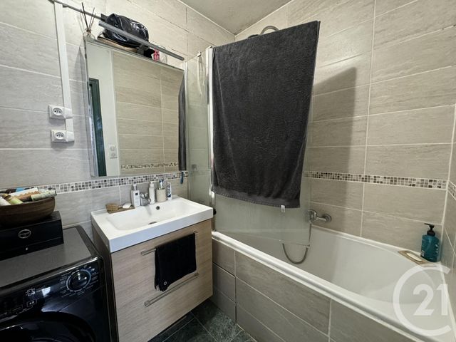 Appartement F2 &agrave; louer - 2 pi&egrave;ces - 43,04 m2 - Chartres - 28 - CENTRE