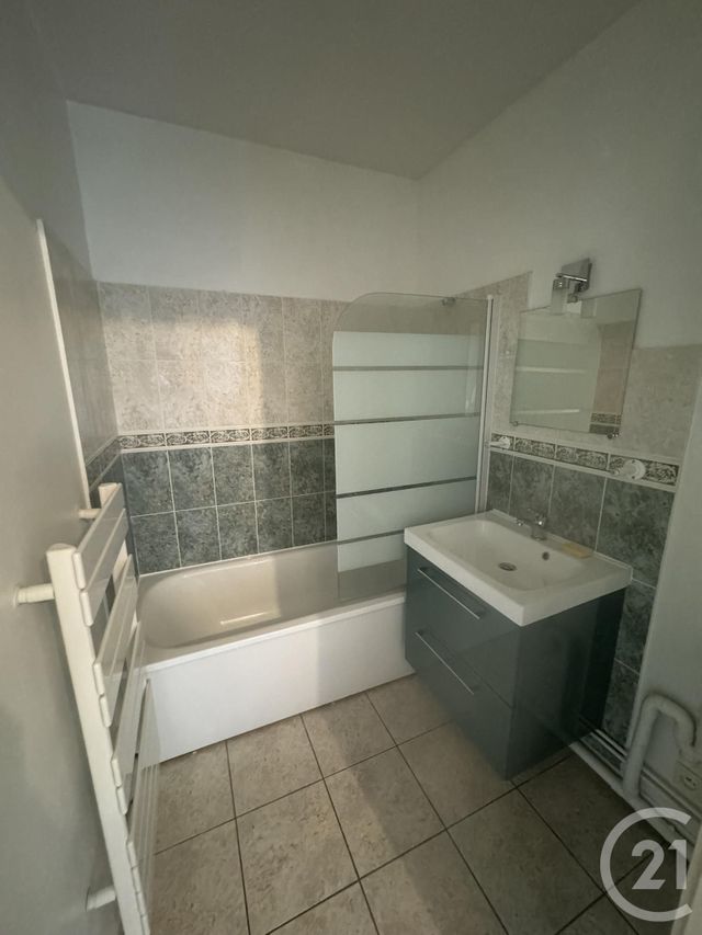 Appartement F2 &agrave; louer - 2 pi&egrave;ces - 42,90 m2 - Chartres - 28 - CENTRE