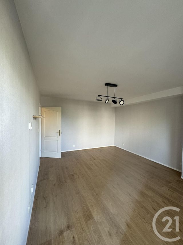 Appartement F2 &agrave; louer - 2 pi&egrave;ces - 42,90 m2 - Chartres - 28 - CENTRE