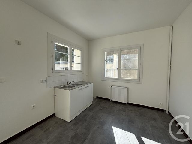 Maison &agrave; louer - 4 pi&egrave;ces - 97,43 m2 - Chartres - 28 - CENTRE