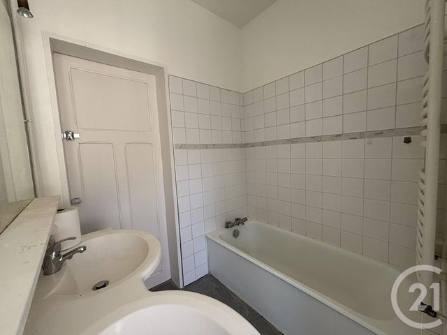 Maison &agrave; louer - 4 pi&egrave;ces - 97,43 m2 - Chartres - 28 - CENTRE