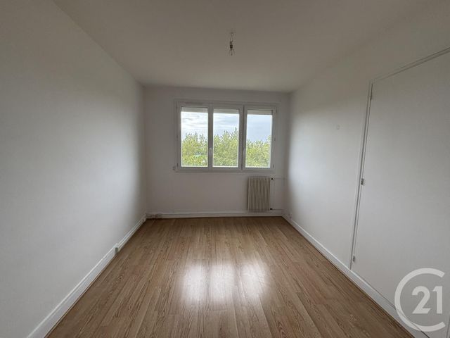 Appartement F5 &agrave; louer - 5 pi&egrave;ces - 101,06 m2 - Chartres - 28 - CENTRE