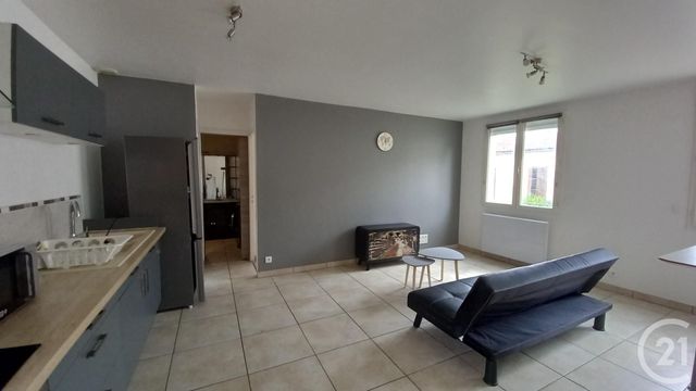 Appartement F2 &agrave; louer - 2 pi&egrave;ces - 43,06 m2 - Saintes - 17 - POITOU-CHARENTES