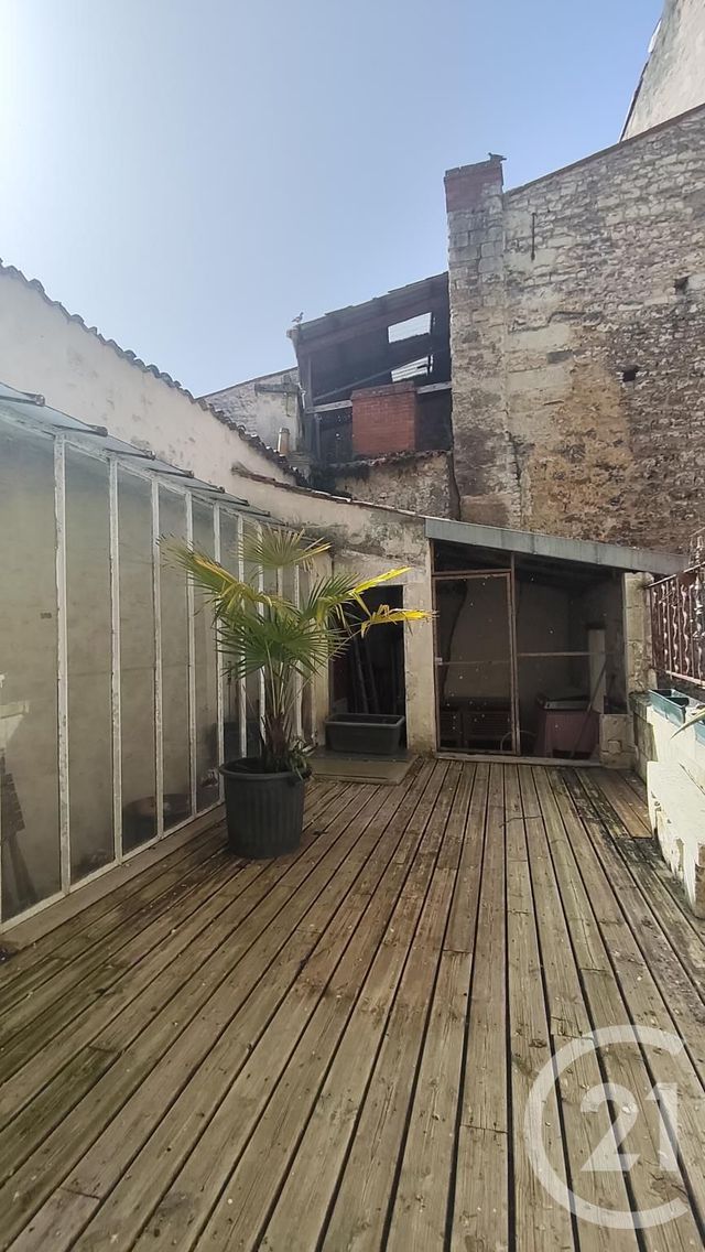 Appartement F5 &agrave; vendre - 6 pi&egrave;ces - 157 m2 - Saintes - 17 - POITOU-CHARENTES