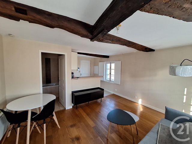 Appartement Studio &agrave; louer - 1 pi&egrave;ce - 25 m2 - Saintes - 17 - POITOU-CHARENTES