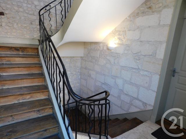 Appartement Studio &agrave; louer - 1 pi&egrave;ce - 25 m2 - Saintes - 17 - POITOU-CHARENTES