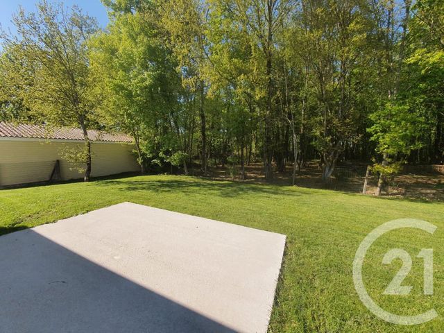 Maison à louer - 4 pièces - 80 m2 - Saintes - 17 - POITOU-CHARENTES