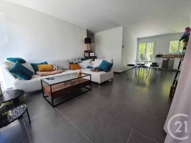 Maison à louer - 4 pièces - 80 m2 - Saintes - 17 - POITOU-CHARENTES