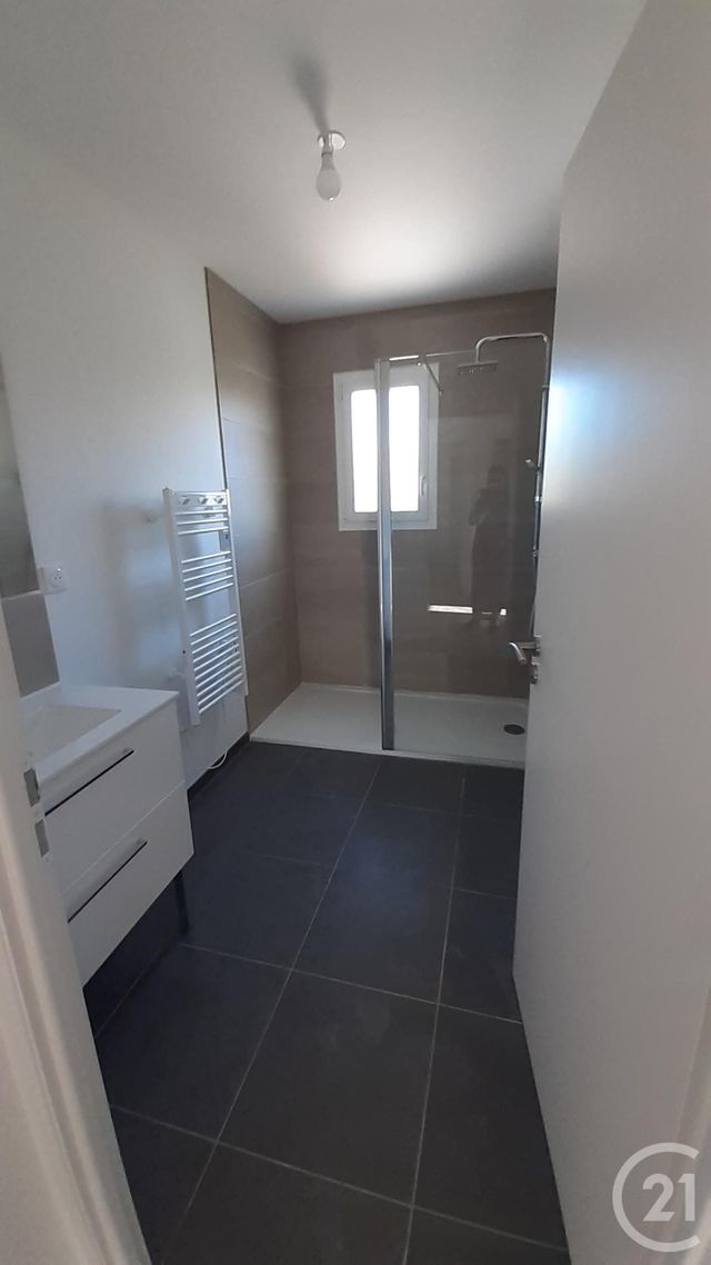 Maison à louer - 4 pièces - 80 m2 - Saintes - 17 - POITOU-CHARENTES