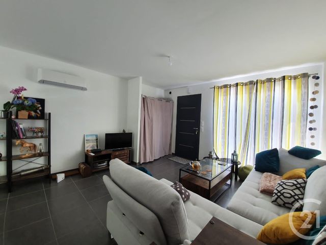 Maison à louer - 4 pièces - 80 m2 - Saintes - 17 - POITOU-CHARENTES