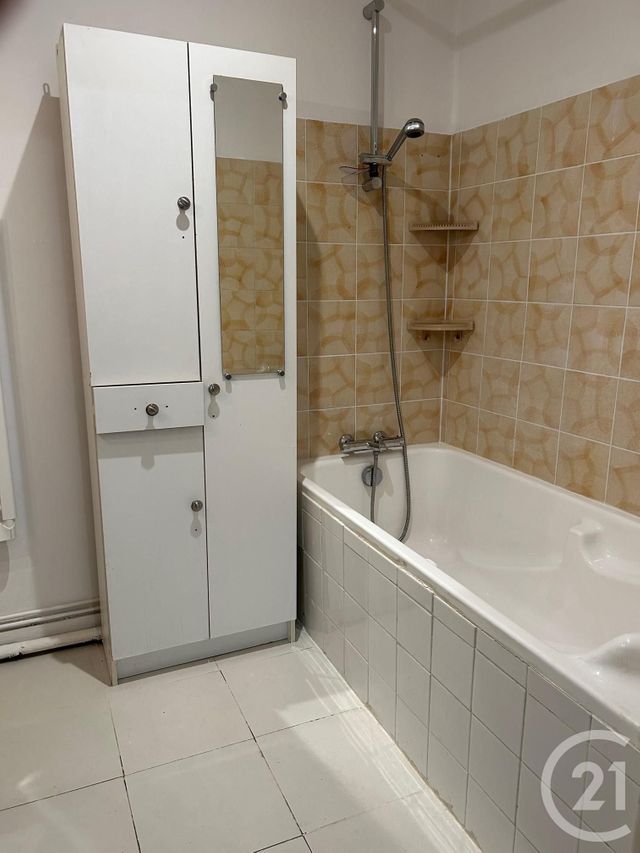 Maison &agrave; louer - 5 pi&egrave;ces - 108 m2 - Saintes - 17 - POITOU-CHARENTES