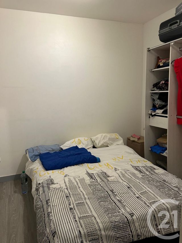 Appartement &agrave; louer - 2 pi&egrave;ces - 27 m2 - Saintes - 17 - POITOU-CHARENTES