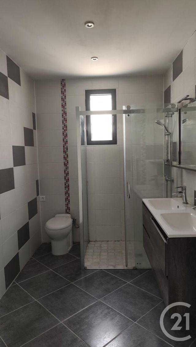 Maison &agrave; vendre - 5 pi&egrave;ces - 80,70 m2 - Saintes - 17 - POITOU-CHARENTES