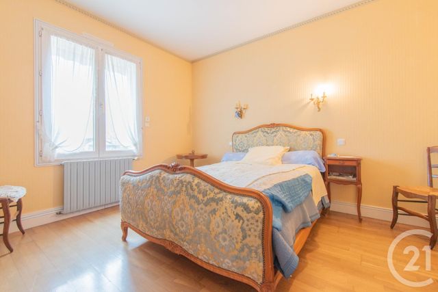 Maison à vendre - 5 pièces - 117,52 m2 - Saintes - 17 - POITOU-CHARENTES