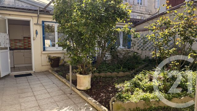 Maison &agrave; vendre - 2 pi&egrave;ces - 52,63 m2 - Saintes - 17 - POITOU-CHARENTES