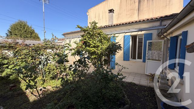 Maison &agrave; vendre - 2 pi&egrave;ces - 52,63 m2 - Saintes - 17 - POITOU-CHARENTES