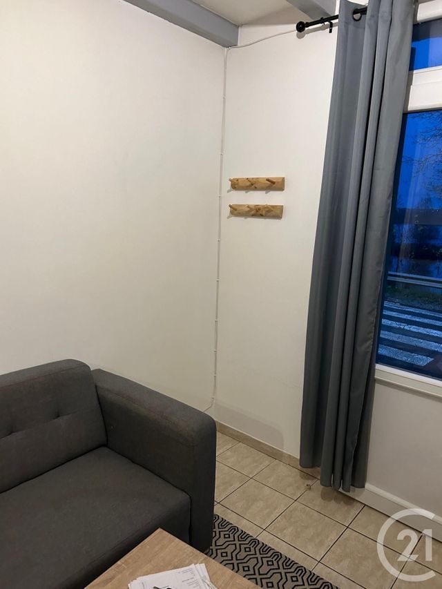 Appartement F1 bis à vendre - 2 pièces - 27 m2 - Saintes - 17 - POITOU-CHARENTES