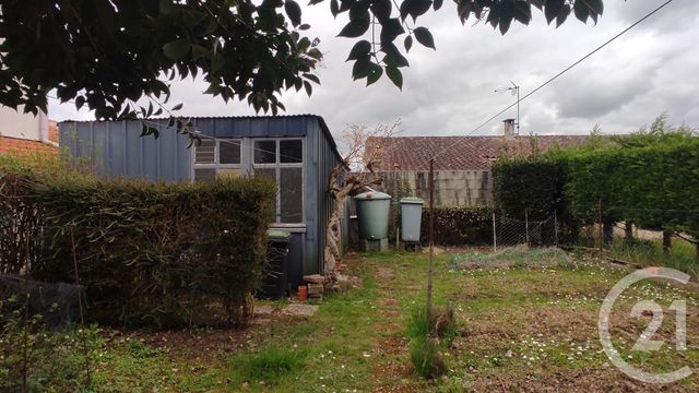 Maison &agrave; vendre - 8 pi&egrave;ces - 126 m2 - Saintes - 17 - POITOU-CHARENTES