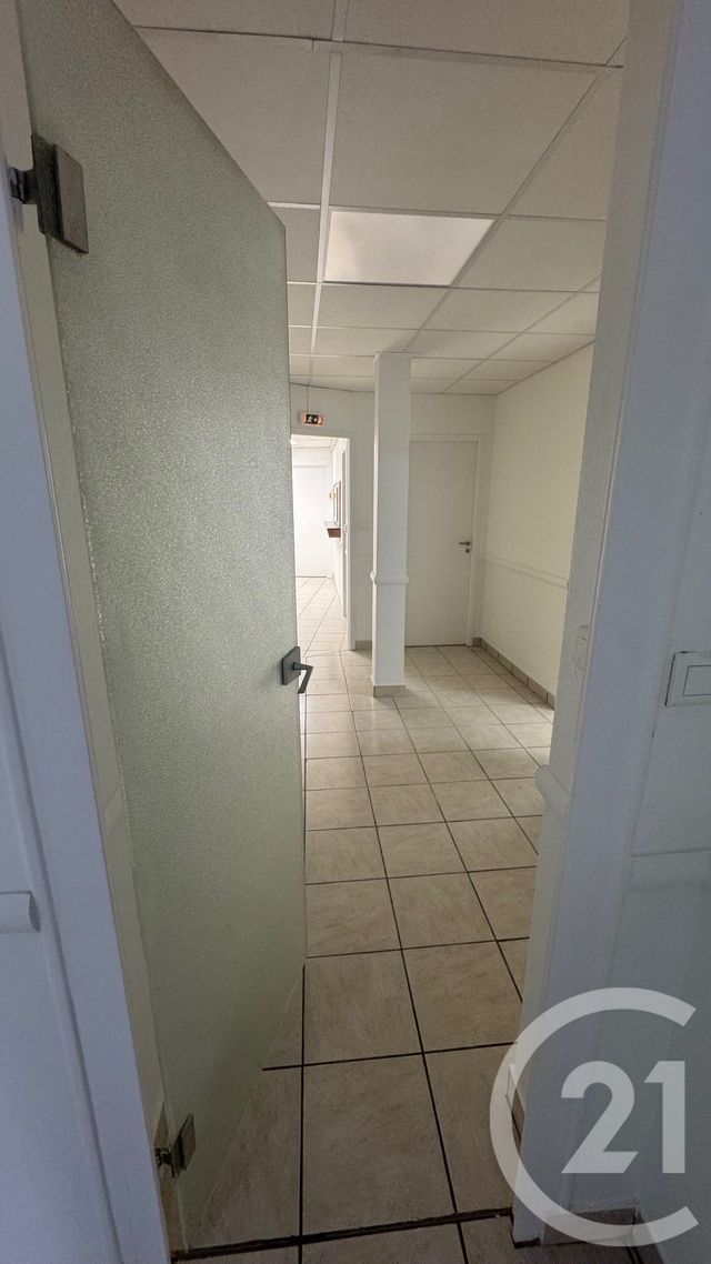 Divers &agrave; vendre - 250,60 m2 - Saintes - 17 - POITOU-CHARENTES