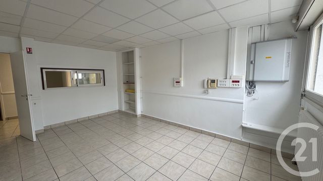 Divers &agrave; vendre - 250,60 m2 - Saintes - 17 - POITOU-CHARENTES