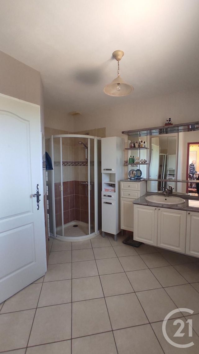 Maison à vendre - 5 pièces - 179 m2 - Saintes - 17 - POITOU-CHARENTES