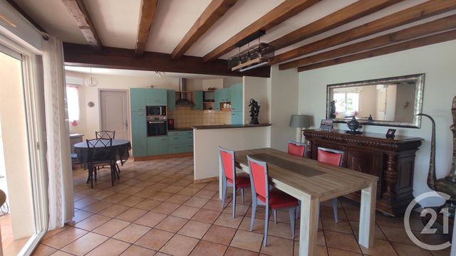 Maison à vendre - 5 pièces - 179 m2 - Saintes - 17 - POITOU-CHARENTES