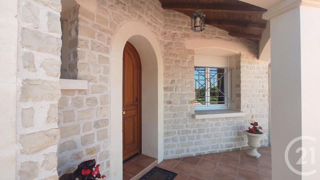Maison à vendre - 5 pièces - 179 m2 - Saintes - 17 - POITOU-CHARENTES