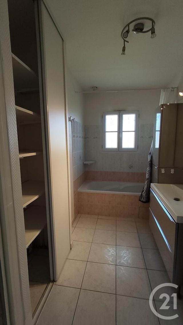 Maison &agrave; vendre - 4 pi&egrave;ces - 91,76 m2 - Bussac Sur Charente - 17 - POITOU-CHARENTES