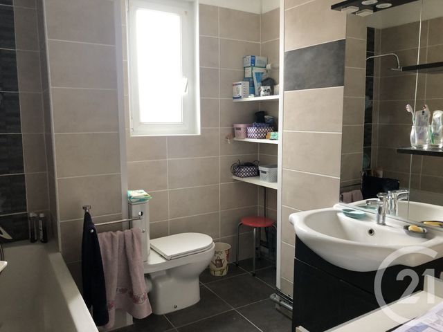 Maison &agrave; vendre - 5 pi&egrave;ces - 83 m2 - Saintes - 17 - POITOU-CHARENTES