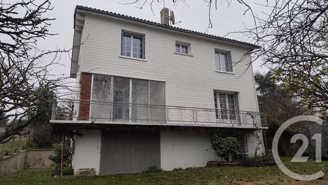 Maison &agrave; vendre - 7 pi&egrave;ces - 170,97 m2 - Saintes - 17 - POITOU-CHARENTES