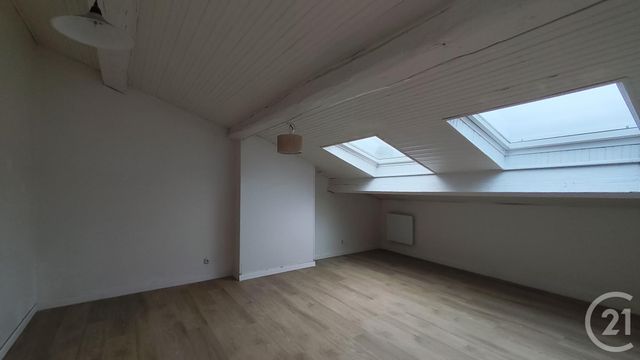 Appartement F1 bis &agrave; vendre - 2 pi&egrave;ces - 32,70 m2 - Saintes - 17 - POITOU-CHARENTES