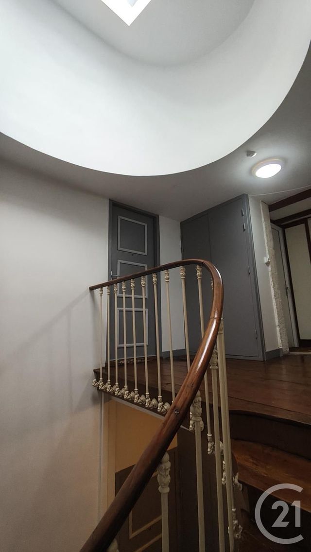 Appartement F1 bis &agrave; vendre - 2 pi&egrave;ces - 32,70 m2 - Saintes - 17 - POITOU-CHARENTES