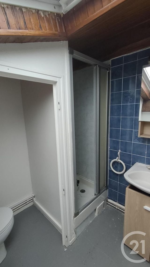 Appartement F1 bis &agrave; vendre - 2 pi&egrave;ces - 32,70 m2 - Saintes - 17 - POITOU-CHARENTES