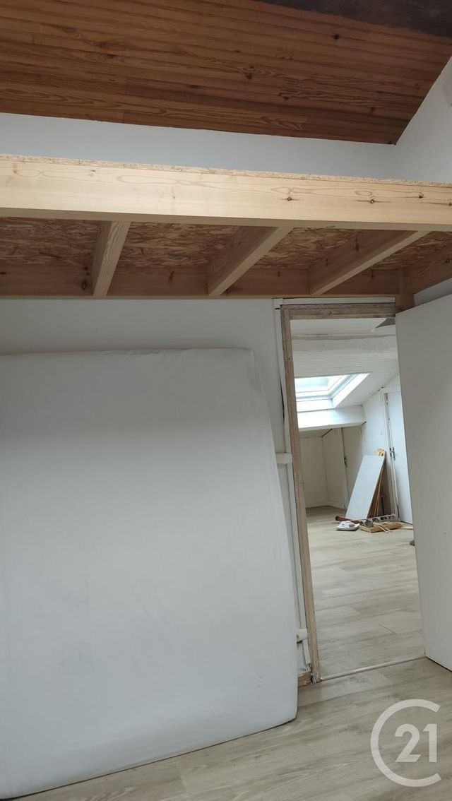 Appartement F1 bis &agrave; vendre - 2 pi&egrave;ces - 32,70 m2 - Saintes - 17 - POITOU-CHARENTES