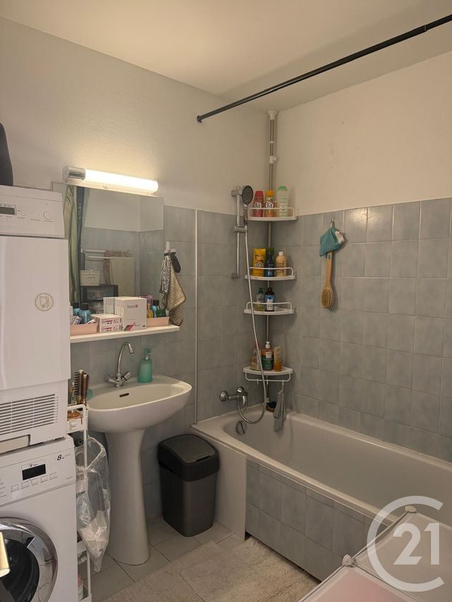 Appartement T2 à vendre - 2 pièces - 52,80 m2 - Saintes - 17 - POITOU-CHARENTES