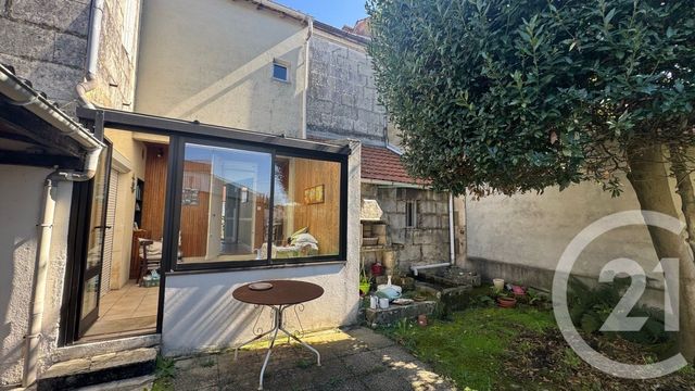 Maison &agrave; vendre - 4 pi&egrave;ces - 108,40 m2 - Saintes - 17 - POITOU-CHARENTES