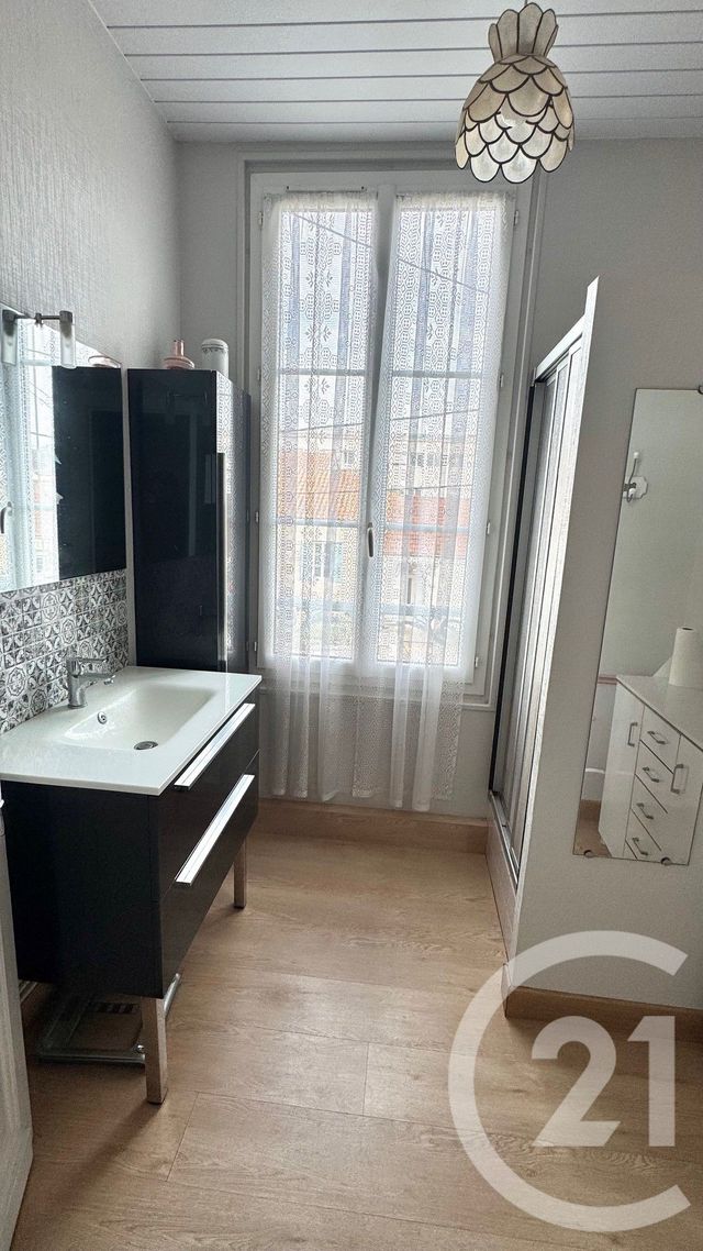 Maison &agrave; vendre - 4 pi&egrave;ces - 108,40 m2 - Saintes - 17 - POITOU-CHARENTES