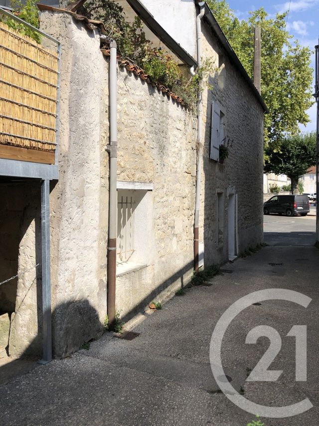 Appartement &agrave; vendre - 6 pi&egrave;ces - 102,94 m2 - Saintes - 17 - POITOU-CHARENTES