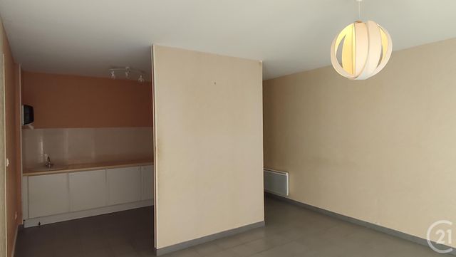 Appartement à vendre - 5 pièces - 86,90 m2 - Saintes - 17 - POITOU-CHARENTES