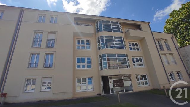 Appartement à vendre - 5 pièces - 86,90 m2 - Saintes - 17 - POITOU-CHARENTES