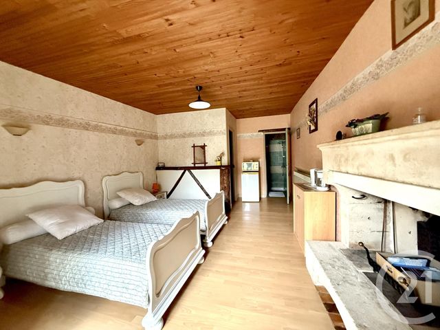 Maison à vendre - 7 pièces - 229,37 m2 - Grandjean - 17 - POITOU-CHARENTES