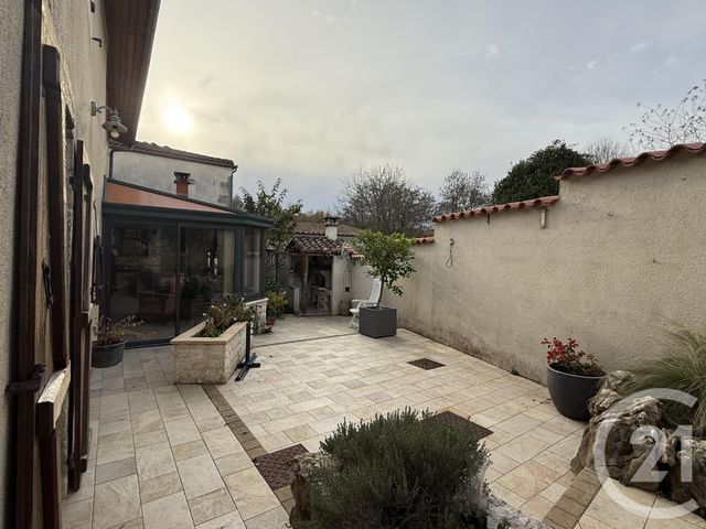 Maison à vendre - 7 pièces - 229,37 m2 - Grandjean - 17 - POITOU-CHARENTES