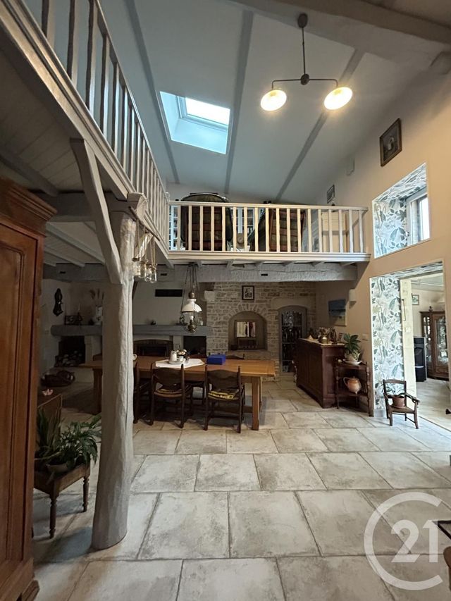 Maison à vendre - 7 pièces - 229,37 m2 - Grandjean - 17 - POITOU-CHARENTES