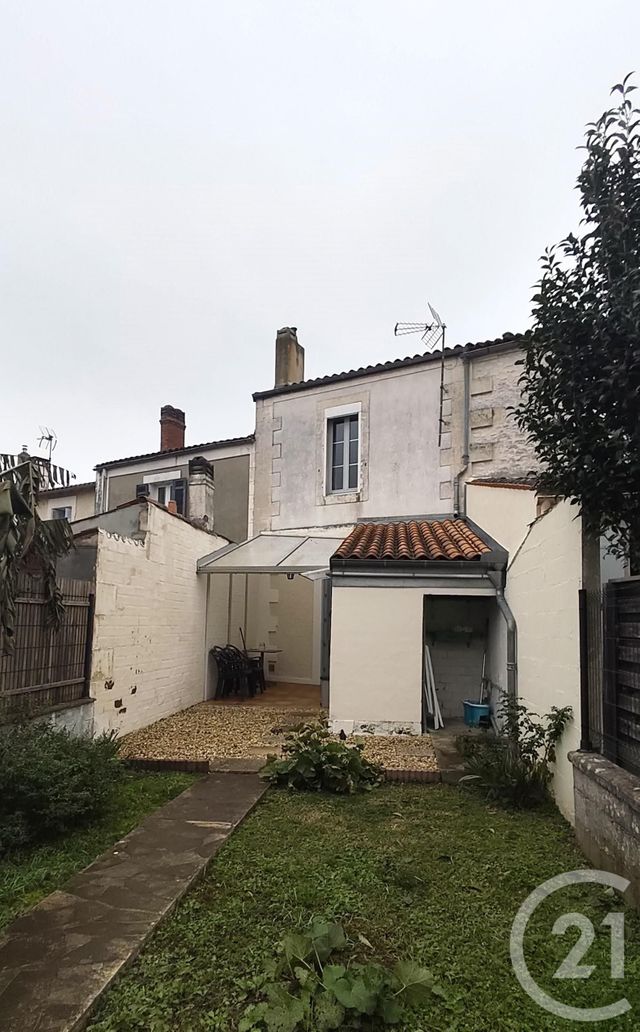 Maison &agrave; vendre - 4 pi&egrave;ces - 81,18 m2 - Saintes - 17 - POITOU-CHARENTES