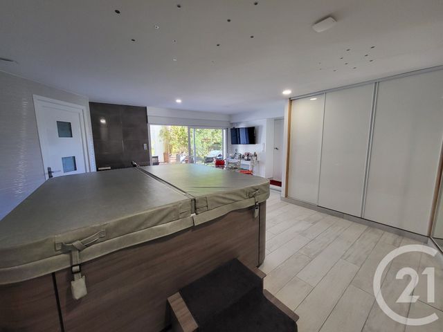 Maison &agrave; vendre - 5 pi&egrave;ces - 152 m2 - Saintes - 17 - POITOU-CHARENTES