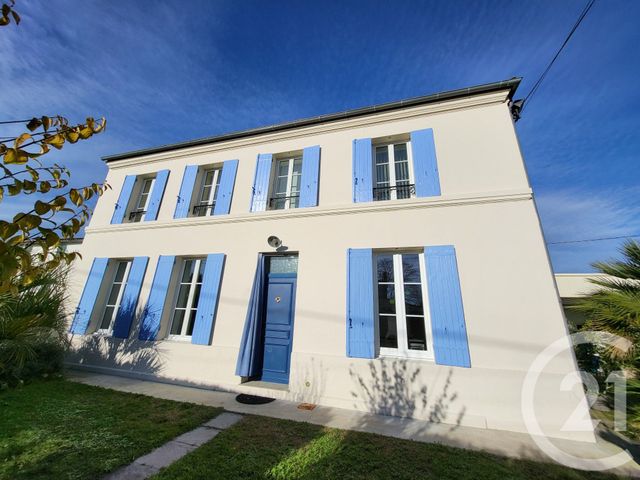 Maison &agrave; vendre - 5 pi&egrave;ces - 152 m2 - Saintes - 17 - POITOU-CHARENTES