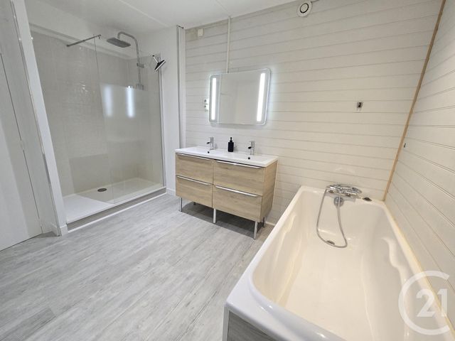 Maison à vendre - 5 pièces - 172,65 m2 - Varzay - 17 - POITOU-CHARENTES